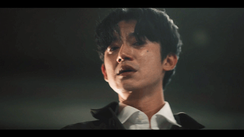 她离开内娱后 尺度一次比一次大……
