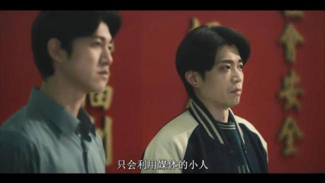 她离开内娱后 尺度一次比一次大……