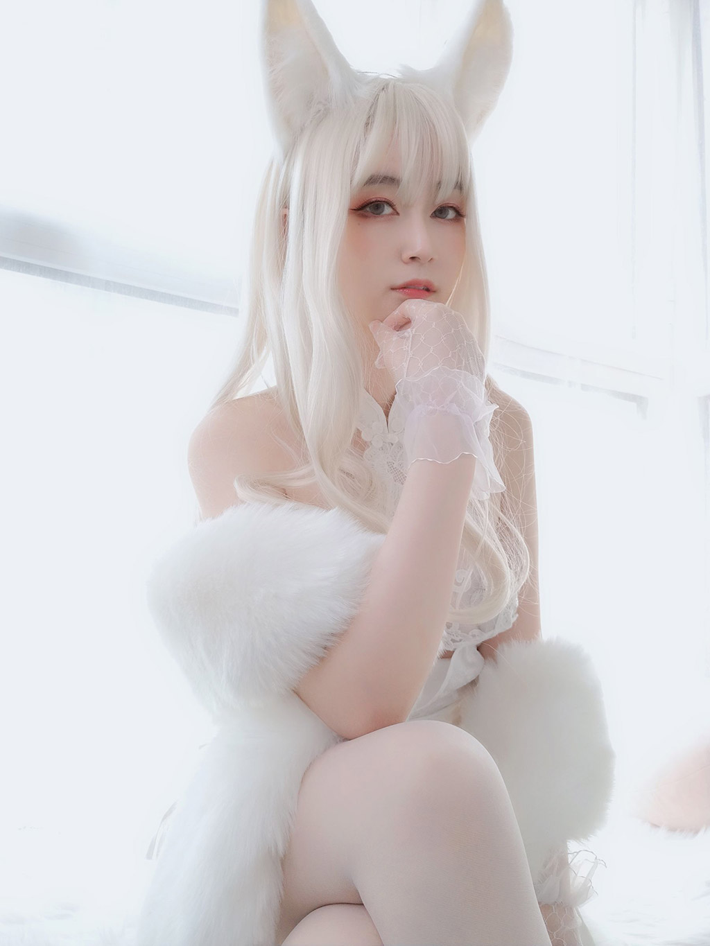 白银小姐姐Coser白兔白腿白胸白美人