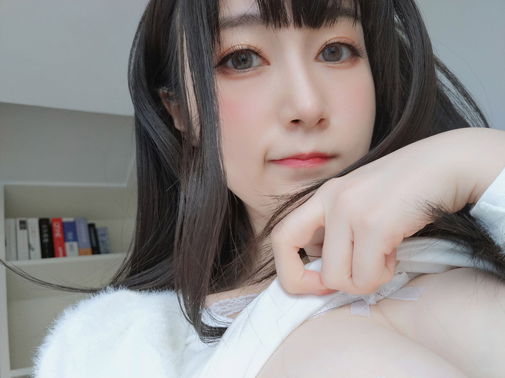Coser小姐姐白银白蕾丝 写真套图