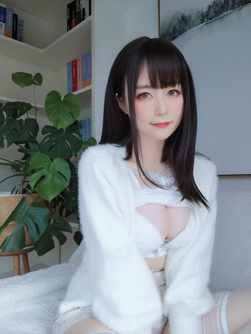 Coser小姐姐白银白蕾丝 写真套图