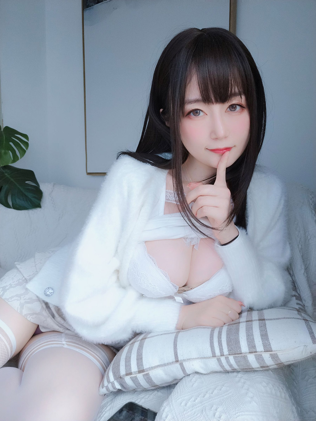 Coser小姐姐白银白蕾丝 写真套图