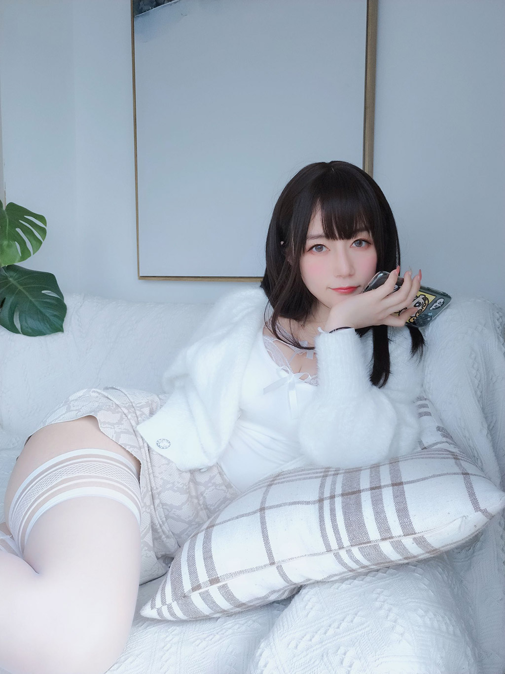 Coser小姐姐白银白蕾丝 写真套图