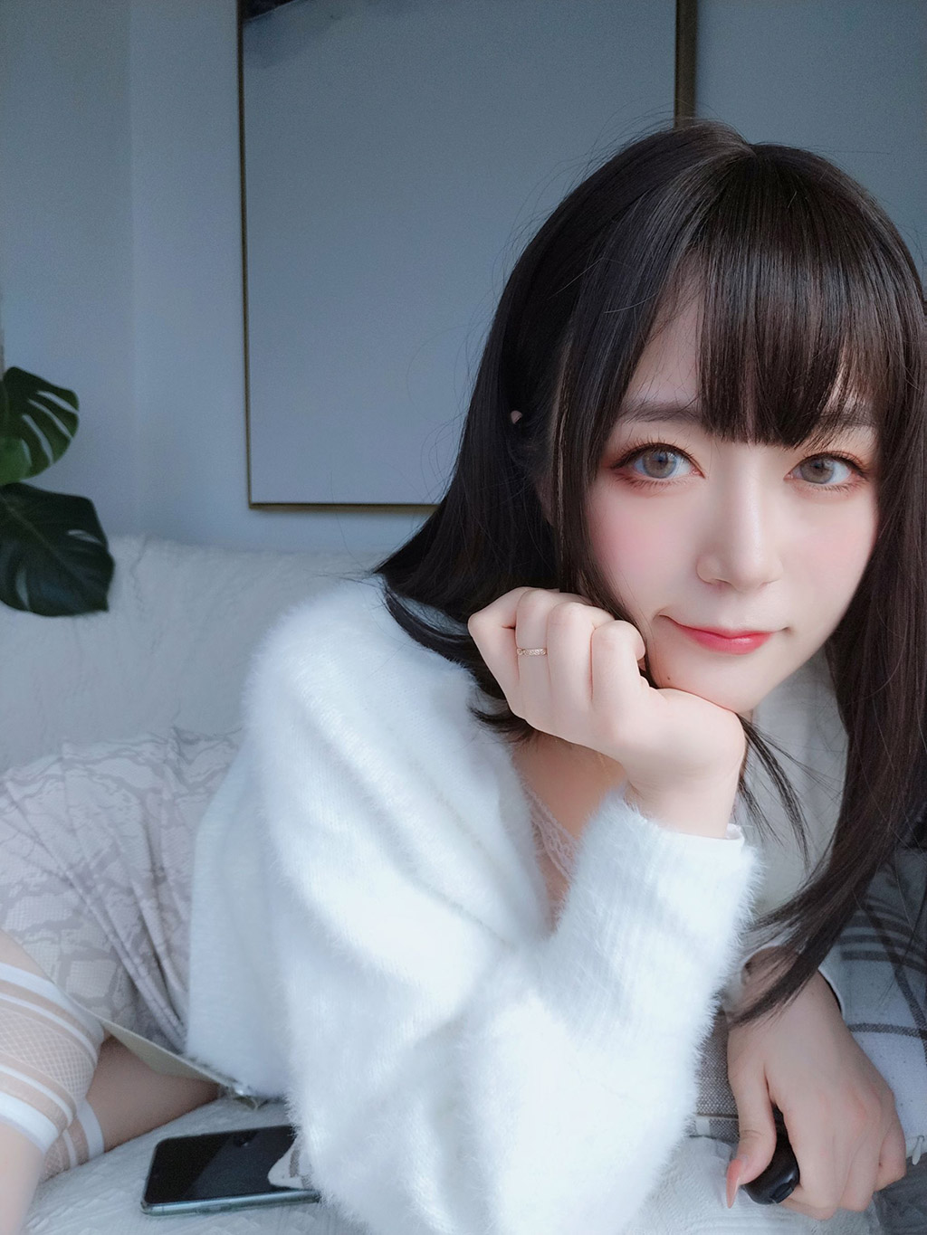 Coser小姐姐白银白蕾丝 写真套图