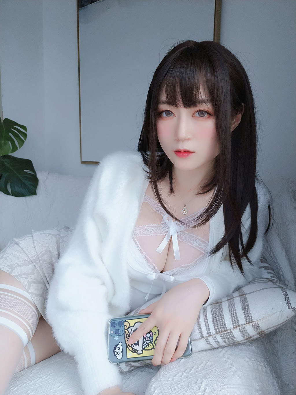 Coser小姐姐白银白蕾丝 写真套图
