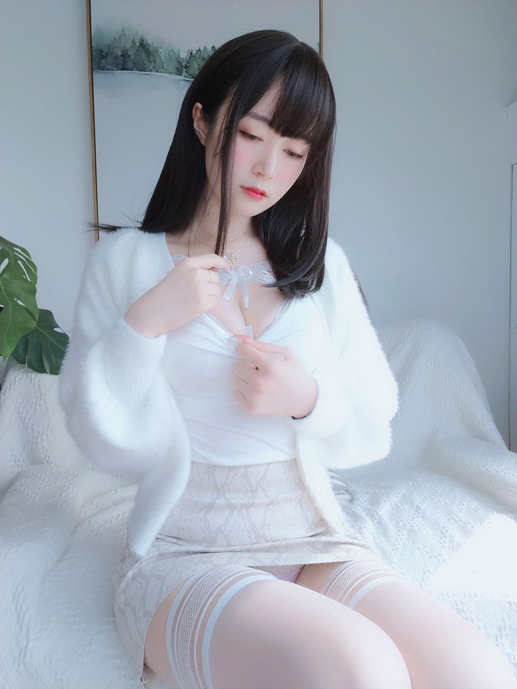 Coser小姐姐白银白蕾丝 写真套图