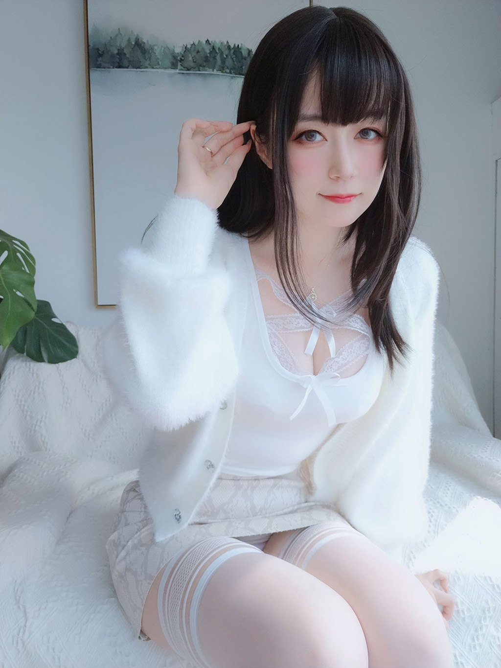 Coser小姐姐白银白蕾丝 写真套图