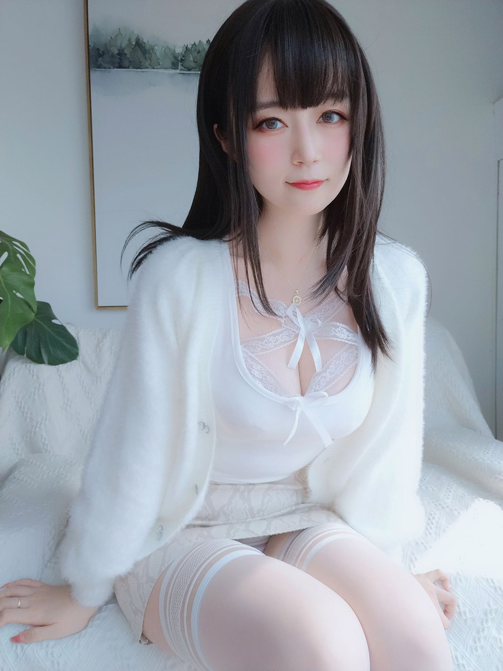 Coser小姐姐白银白蕾丝 写真套图