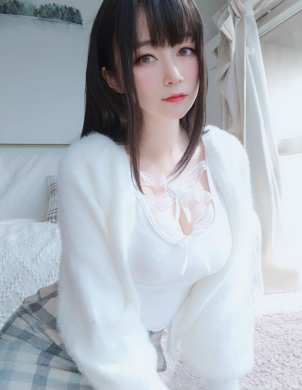 Coser小姐姐白银白蕾丝 写真套图