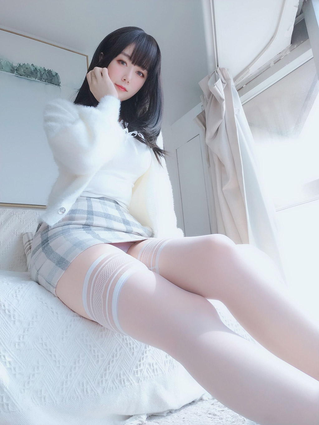 Coser小姐姐白银白蕾丝 写真套图