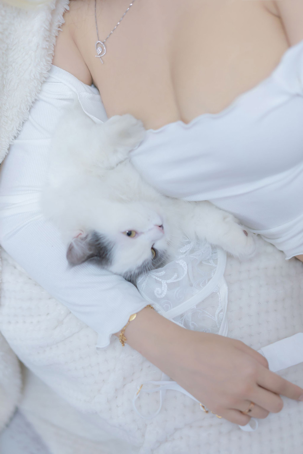 斗鱼米线线sama一只性福的猫猫