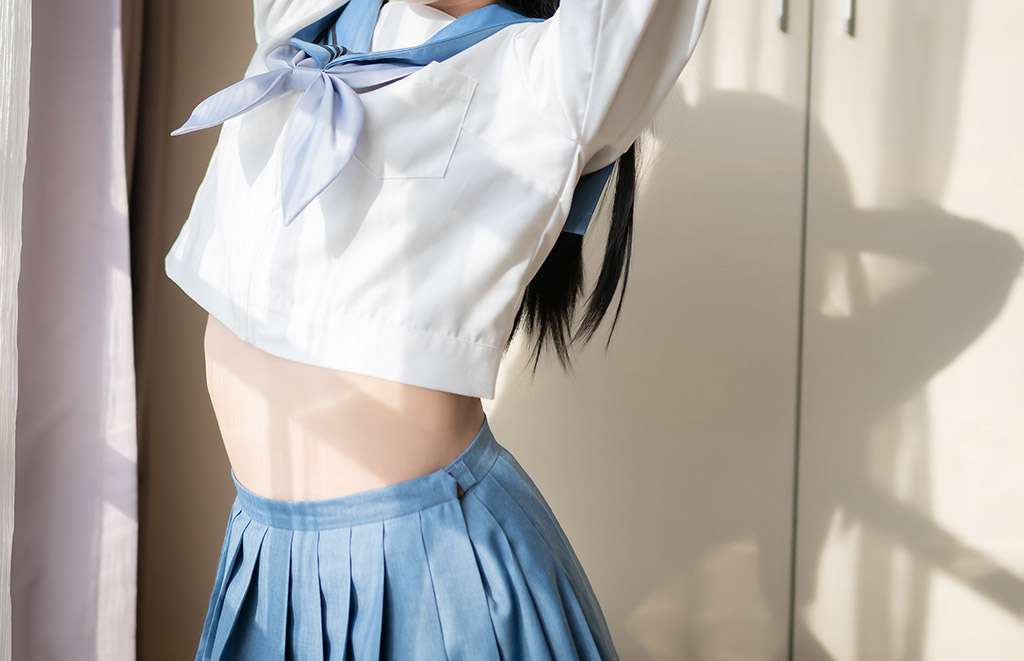 学生制服少女写真套图白丝诱人