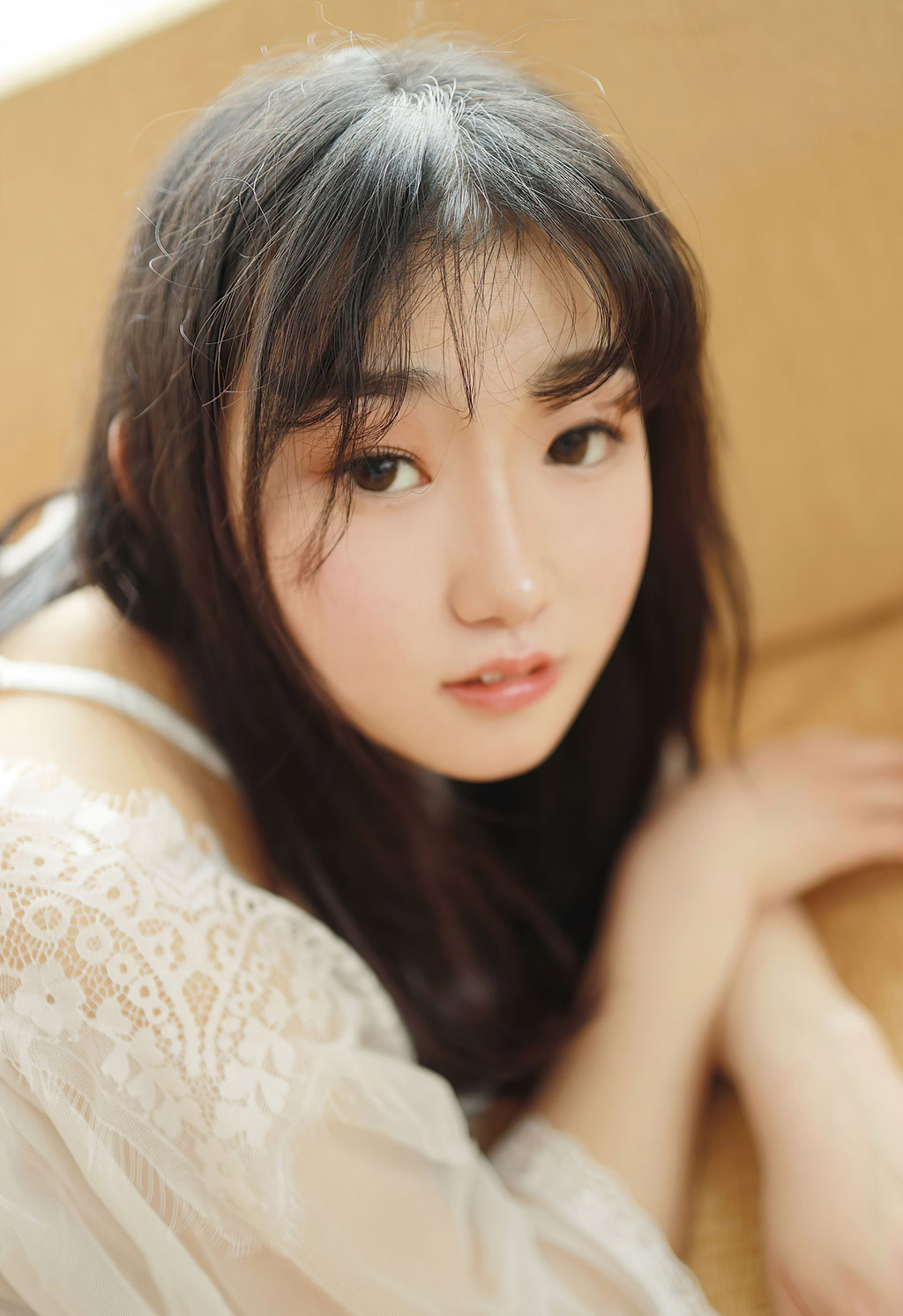 母崽崽轻薄服饰清甜身姿不失性感魅力