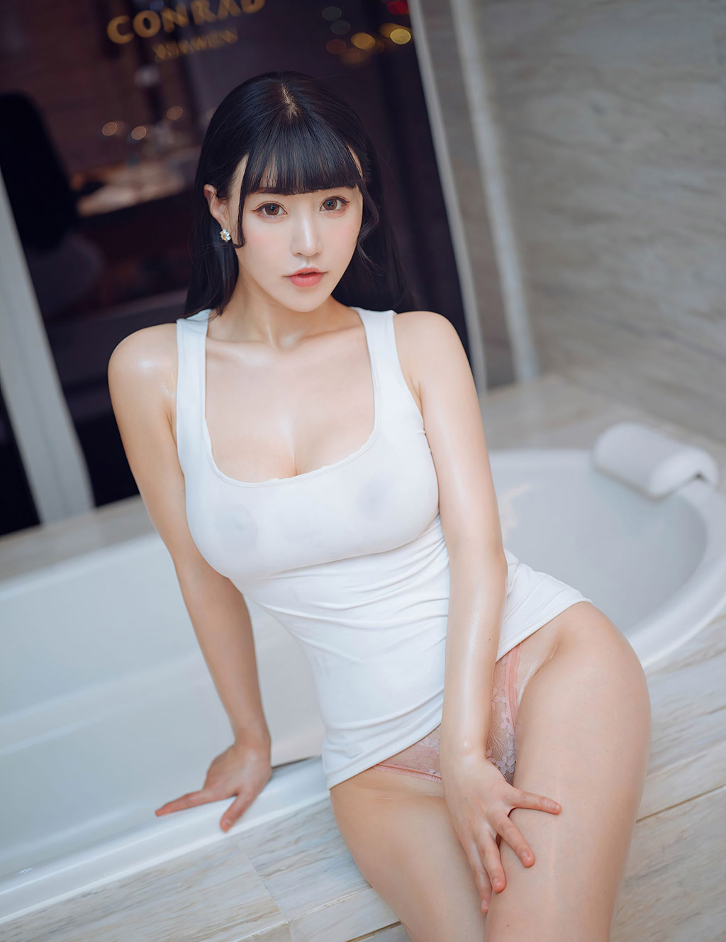 朱可儿Flower白色与粉色内衣的双重视觉魅惑