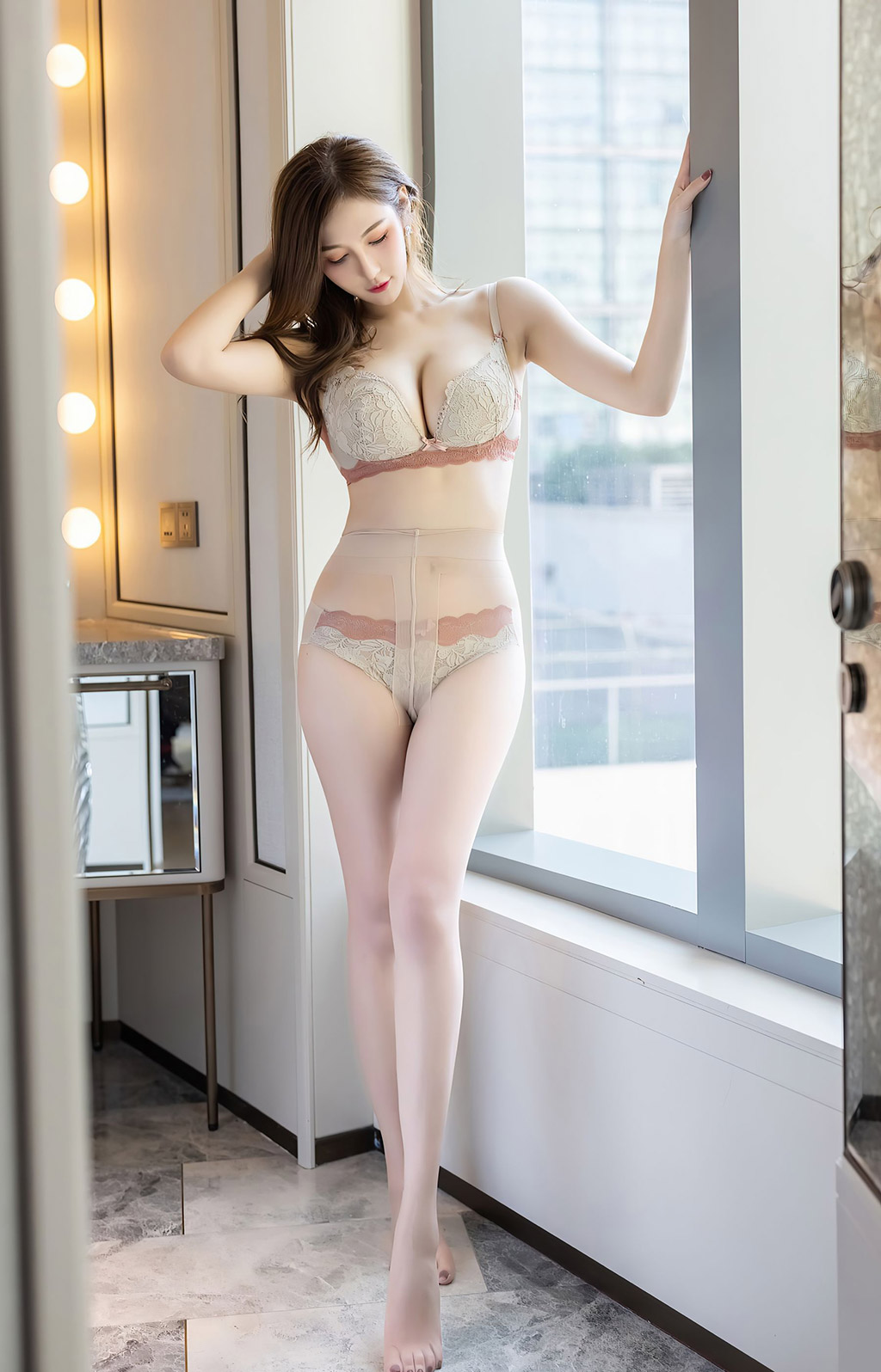 Lavinia肉肉华丽明艳的服饰