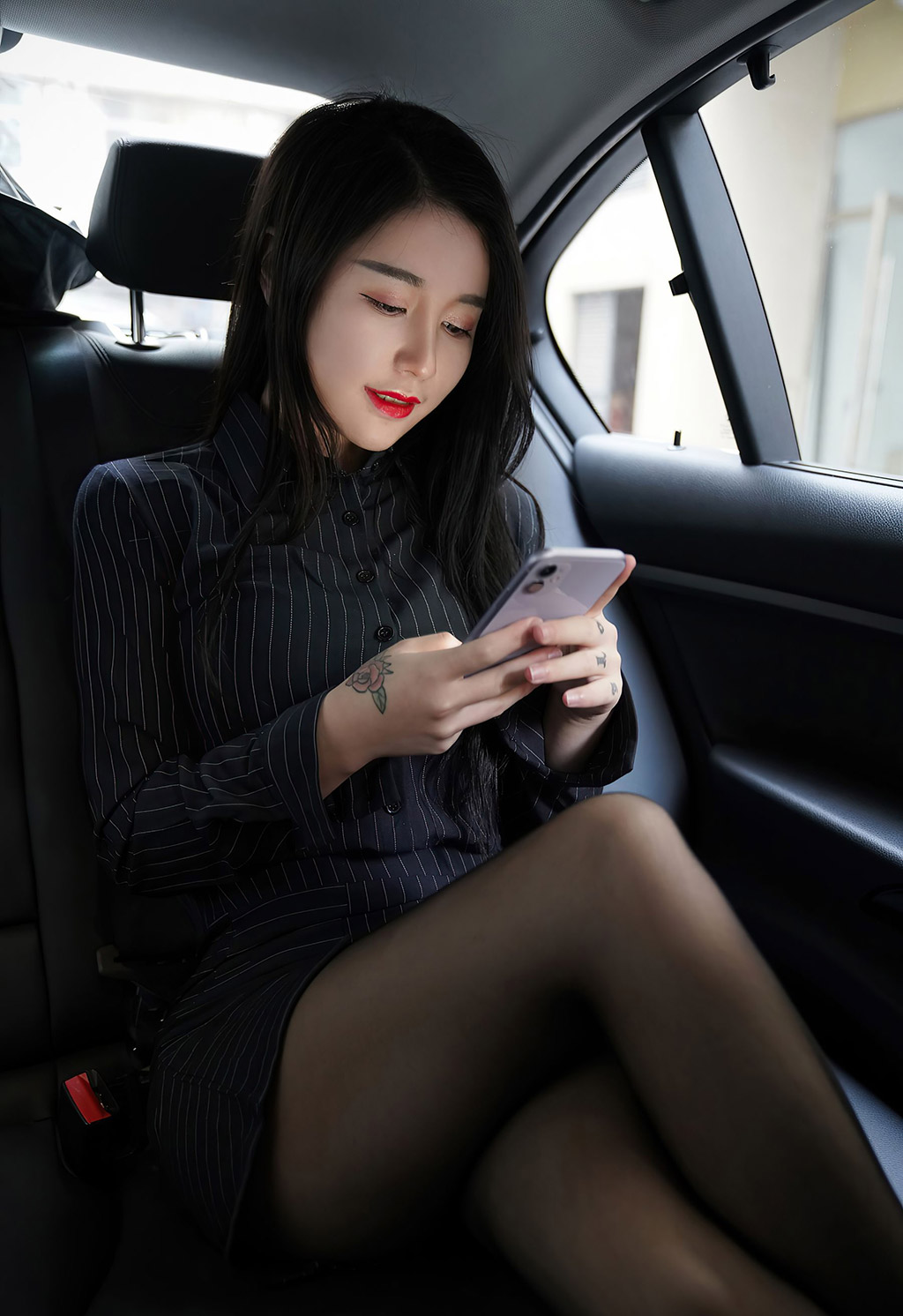 美七Mia极致魅惑的车内黑色OL系列