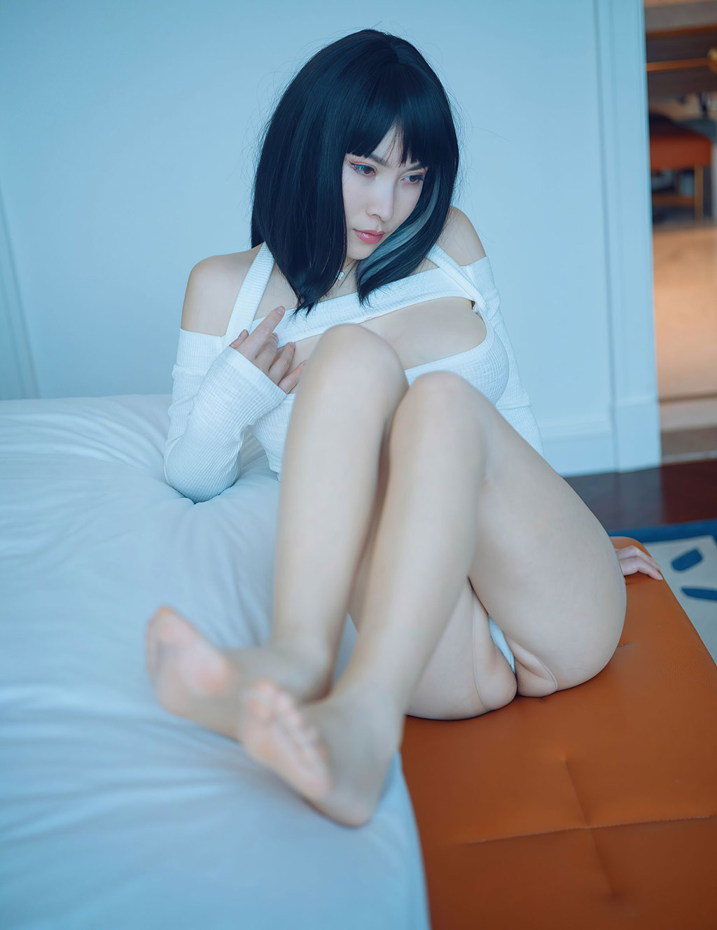乔漫妮mina丰盈的雪峰挺拔丝袜美腿修长动人
