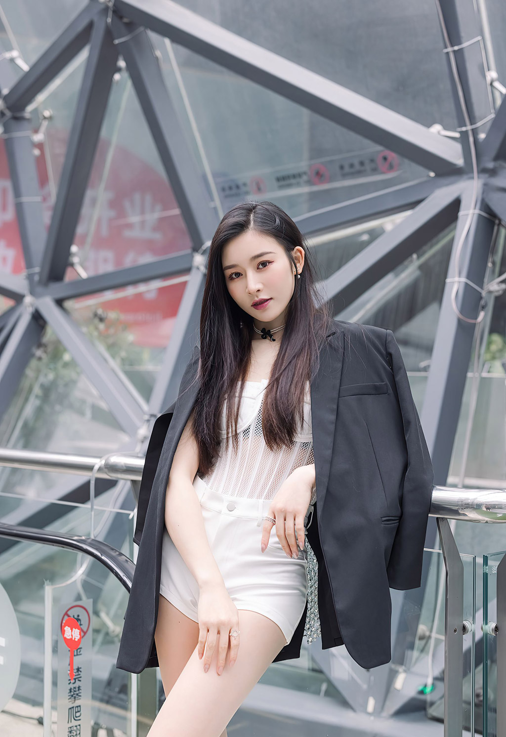 气质美女Vanessa丝袜美腿肌肤如玉