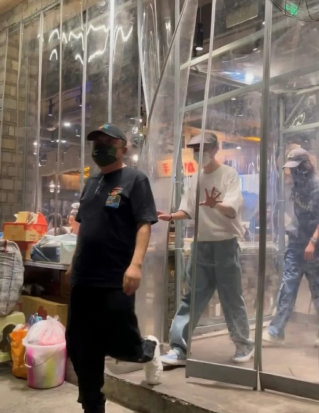 一鹿彤行稳稳幸福!关晓彤连续六年为鹿晗庆生