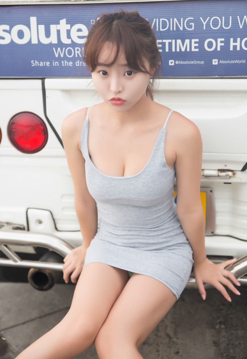 水嫩嫩的萌妹柳侑绮写真美照
