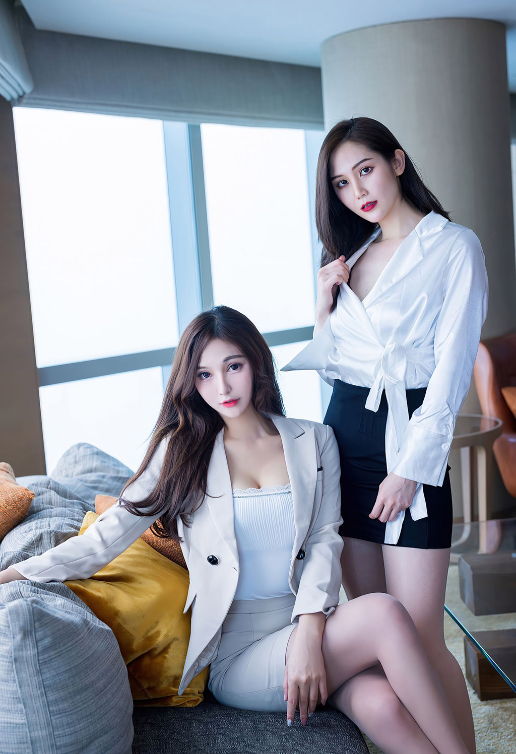 Lavinia肉肉&SISY思性感都市OL与朦胧丝袜美腿