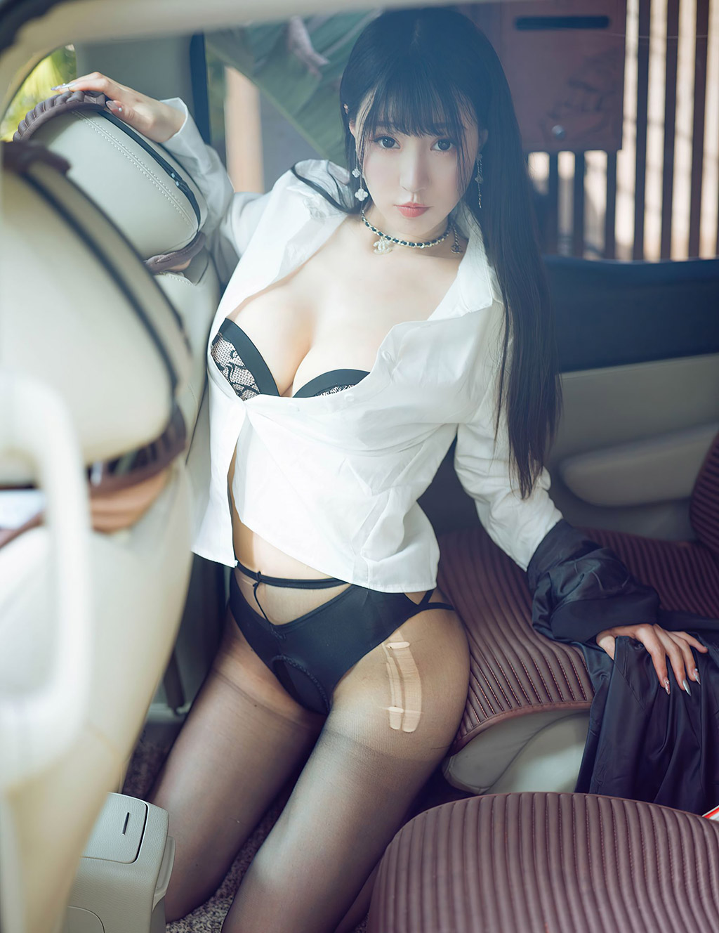 朱可儿Flowe老司机朱可儿的车拍主题