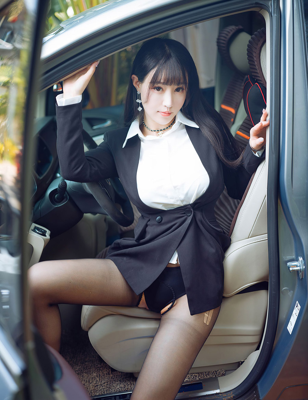 朱可儿Flowe老司机朱可儿的车拍主题