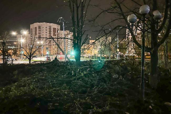 俄军飞机弹药非正常坠落致边境城市别尔哥罗德引发公寓爆炸 造成2人受伤