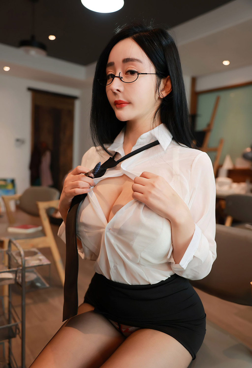 允爾美术老师剧情主题系列