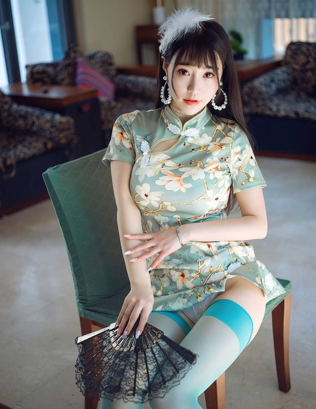 朱可儿Flower典雅的韵致青瓷色旗袍