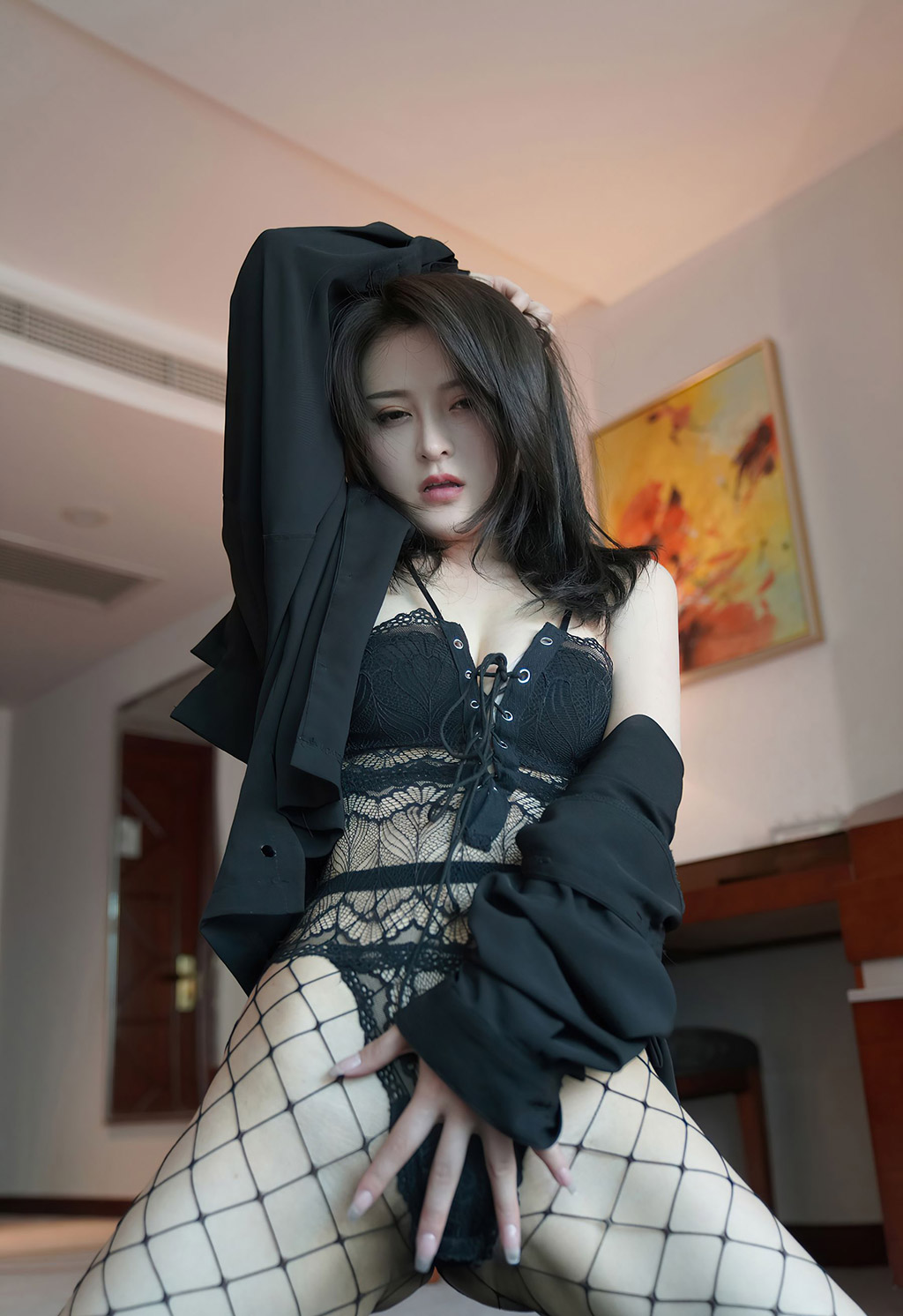 璀灿束腰服饰与魅惑网袜