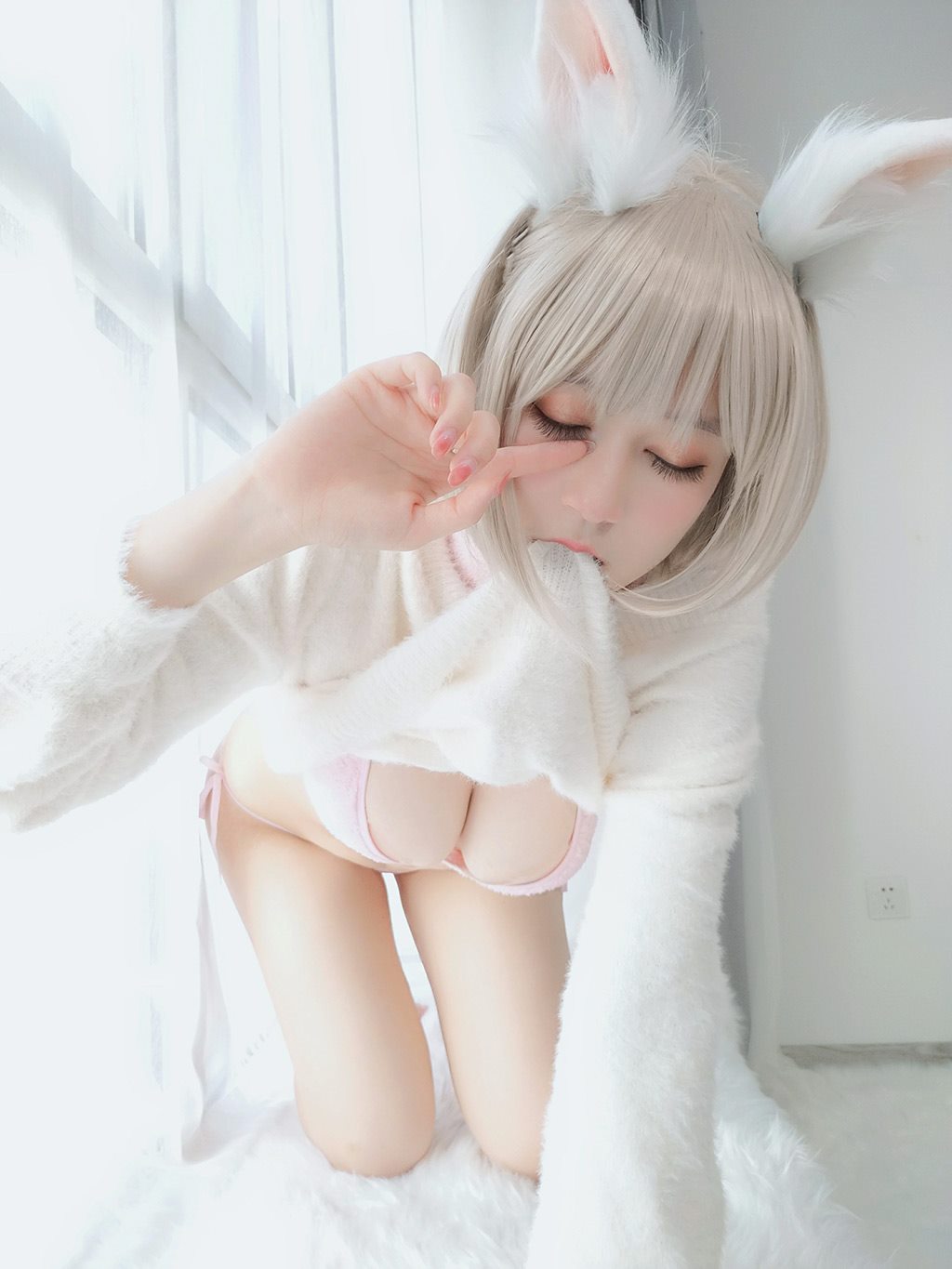 性感少女白银81白色毛衣加粉色内衣性感私房写真集