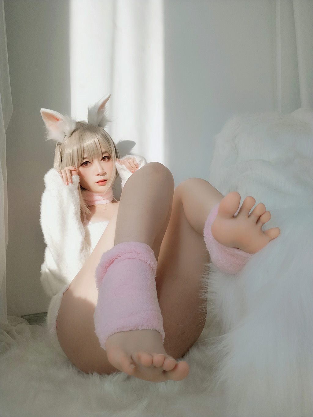 性感少女白银81白色毛衣加粉色内衣性感私房写真集