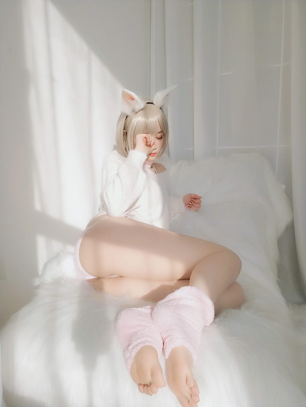 性感少女白银81白色毛衣加粉色内衣性感私房写真集