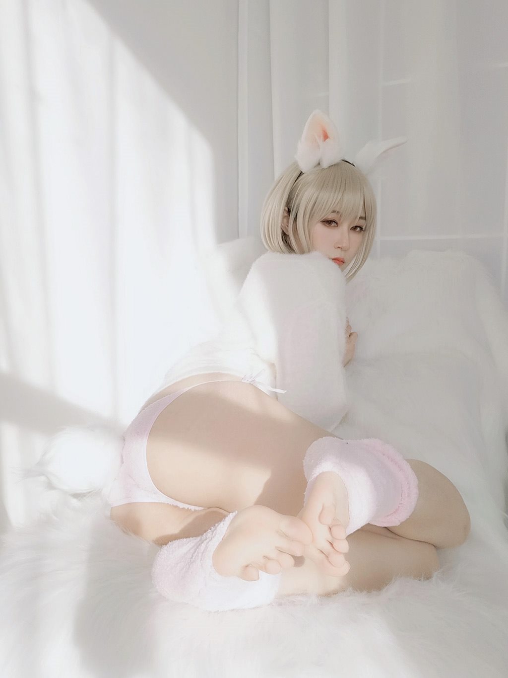 性感少女白银81白色毛衣加粉色内衣性感私房写真集