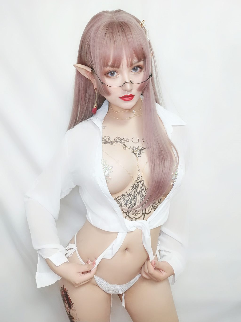 丰满性感少女夏鸽鸽不想起床水钻乳贴白色透视衬衫私房写真