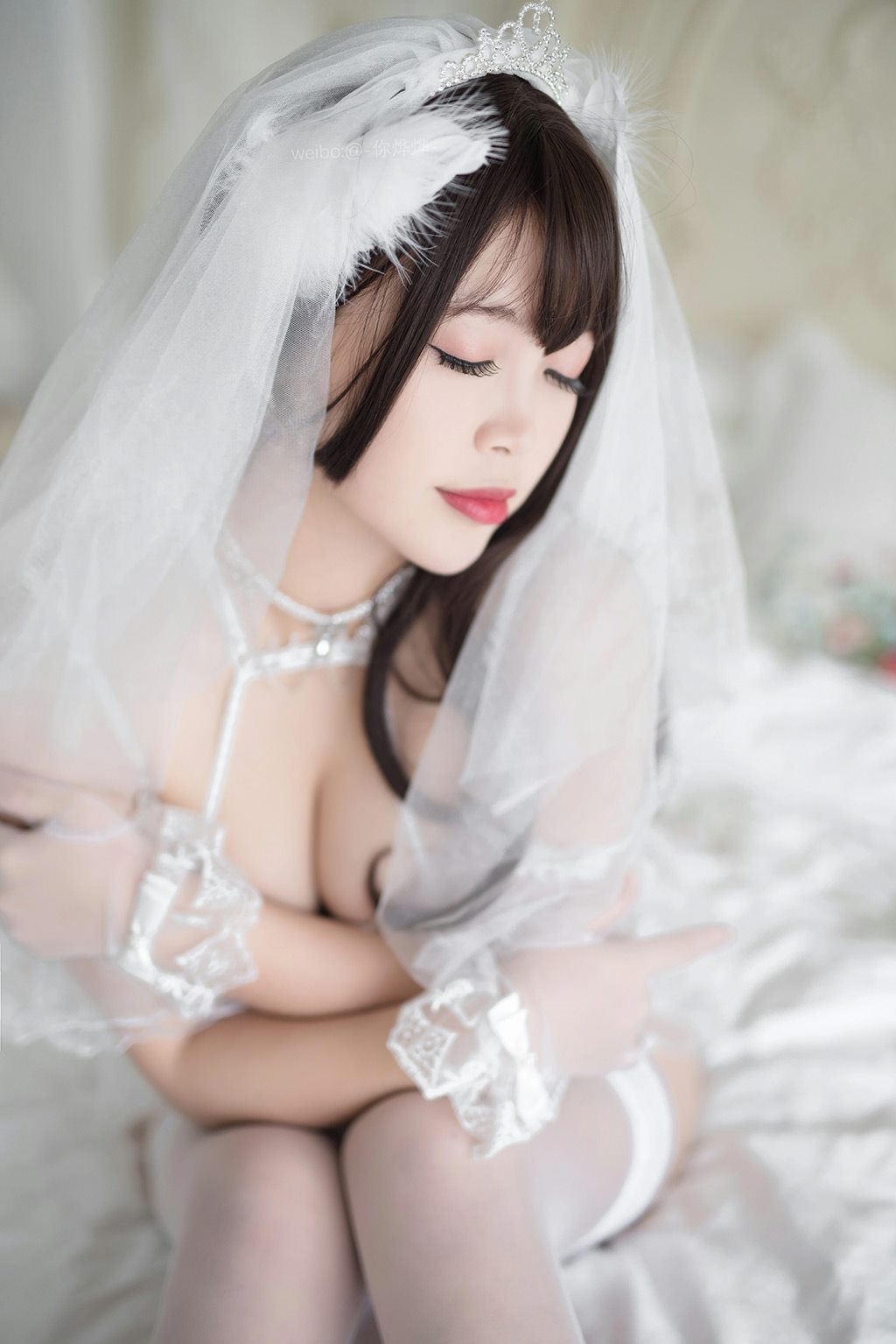 网红美女白烨白天鹅白色情趣婚纱内衣加白色丝袜美腿性感私房写真集