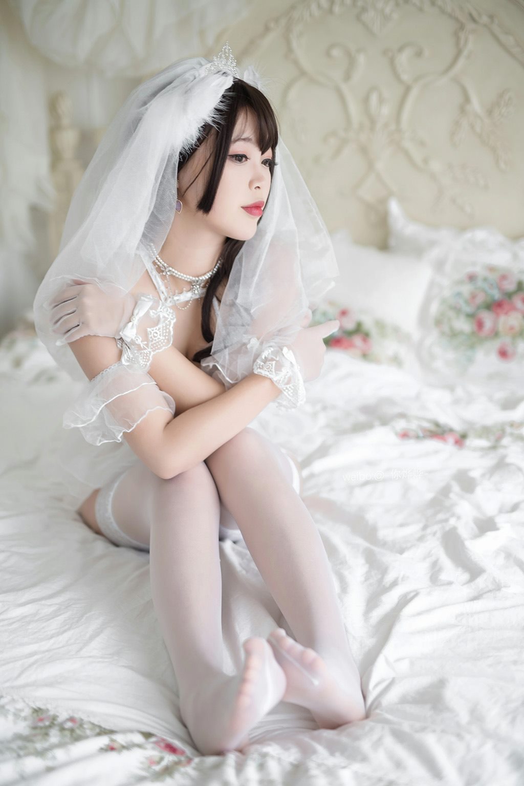 网红美女白烨白天鹅白色情趣婚纱内衣加白色丝袜美腿性感私房写真集