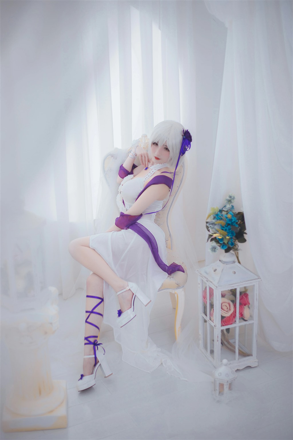 天狼星rioko凉凉子白色吊脖紧身连衣裙性感私房写真集