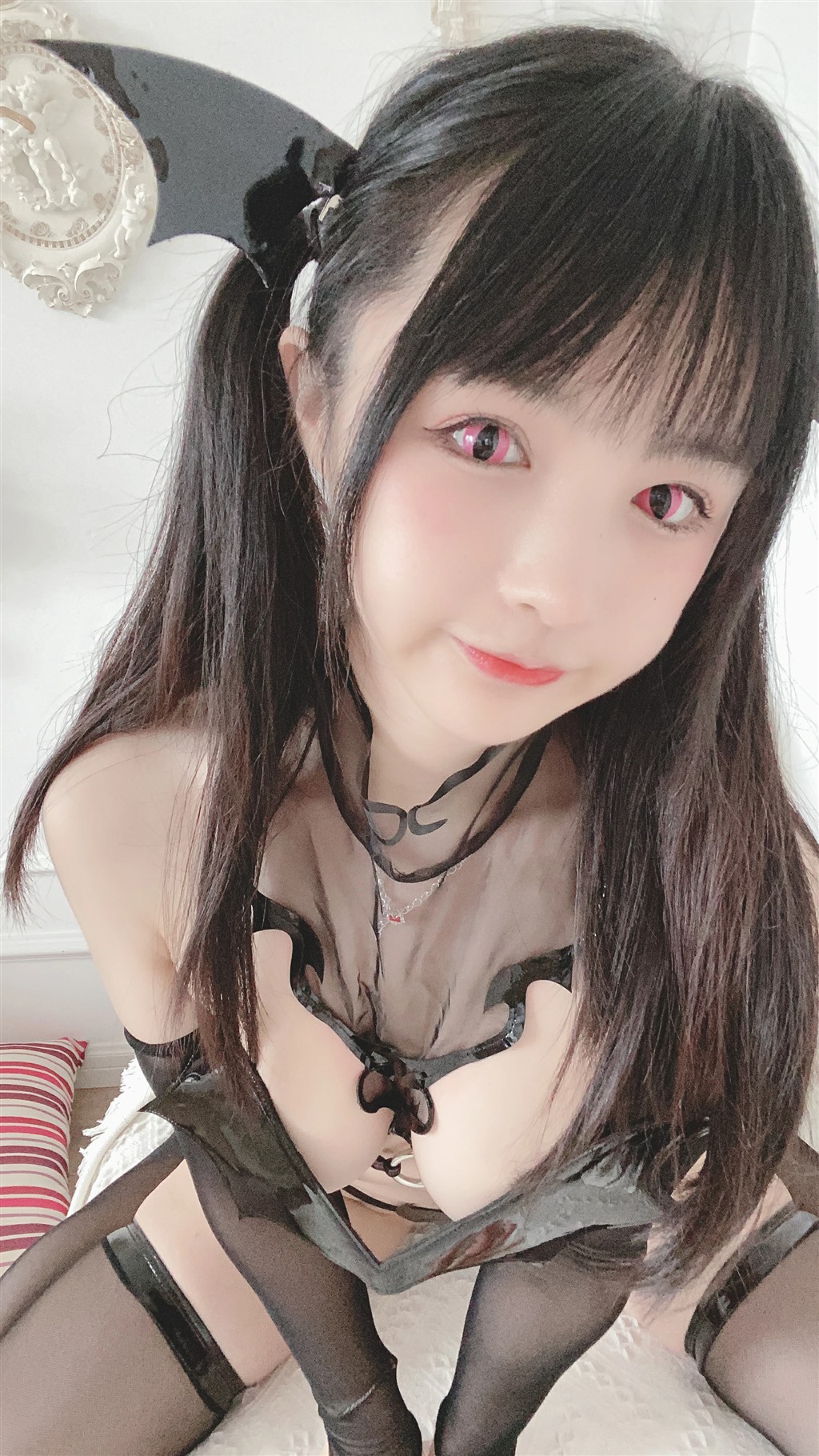 清纯萝莉小恶魔桜井宁宁黑色情趣内衣加黑丝美腿性感私房写真集