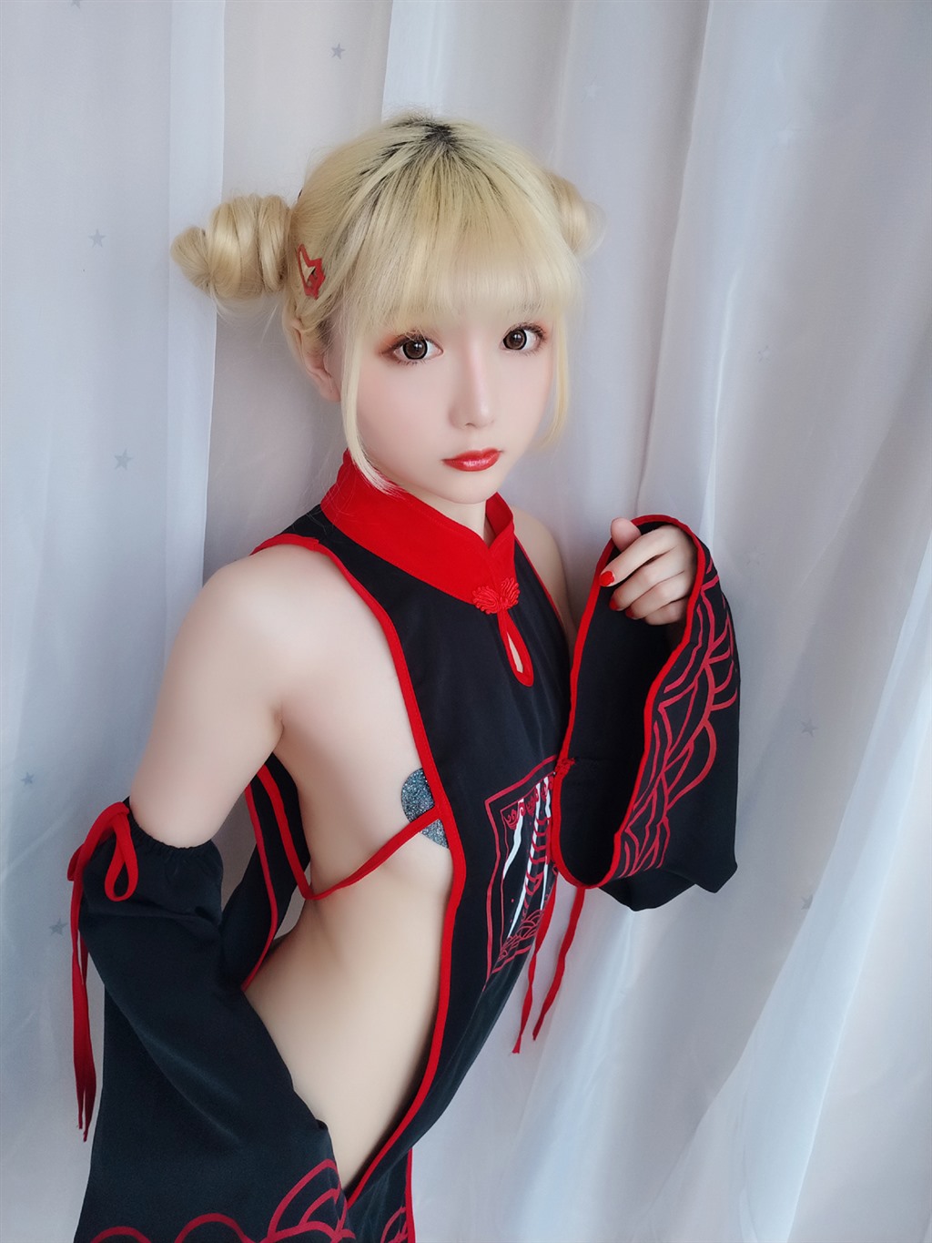 网红小萝莉星之迟迟幼齿僵尸包黑色情趣旗袍加黑色渔网袜性感私房写真集