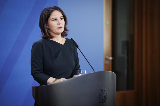 德外长宣称中国是“制度性对手”，德作家讽：她成为外长是意外事故 引发一些政客和媒体的不满