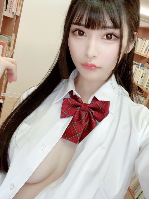 隐性宅女！F罩杯白嫩美少女“胡桃樱”梦想当声优、趁开学前AV出道赚学费！