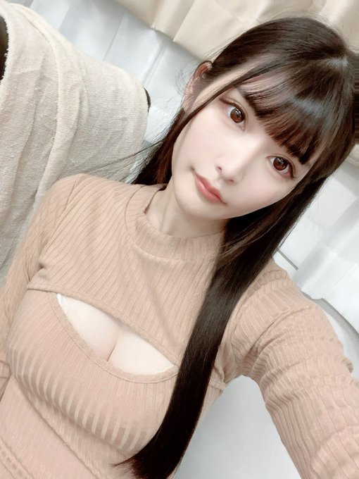 隐性宅女！F罩杯白嫩美少女“胡桃樱”梦想当声优、趁开学前AV出道赚学费！