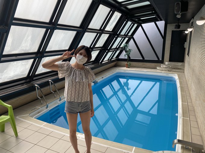 曾为日本拿下两面金牌!C罩杯175公分长腿日本游泳国手“新海咲”出道引万人追踪!