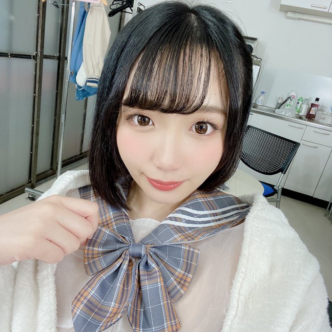 筹留学资金！C罩杯白嫩设计系女学生“志木舞奈”AV出道！想圆一个法国留学梦！