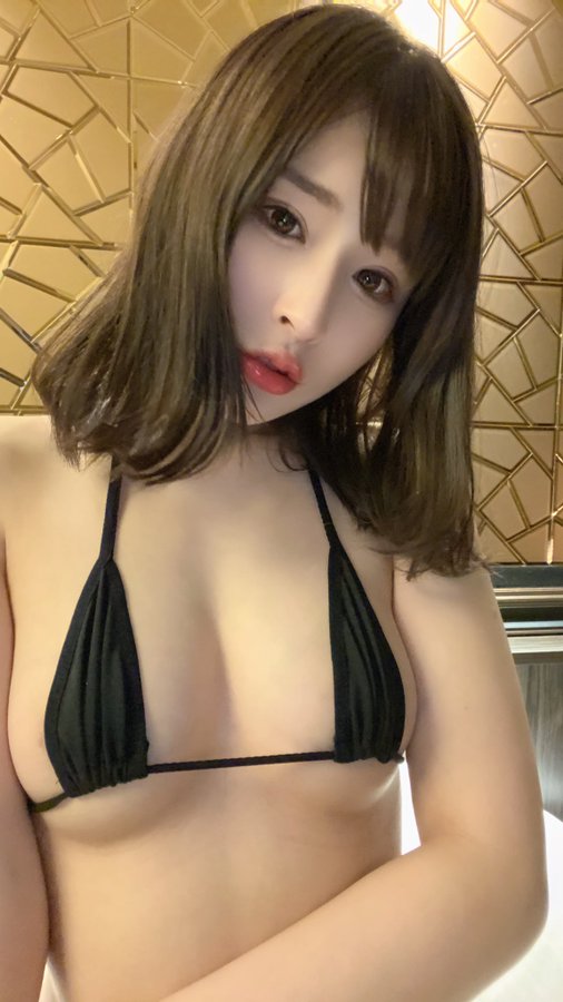 辣妹校正回归!E罩杯刺青美少女“叶月蕾菈”改名换造型狂吸上万粉丝回流!