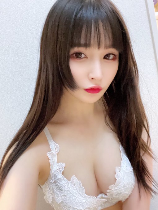 辣妹校正回归!E罩杯刺青美少女“叶月蕾菈”改名换造型狂吸上万粉丝回流!