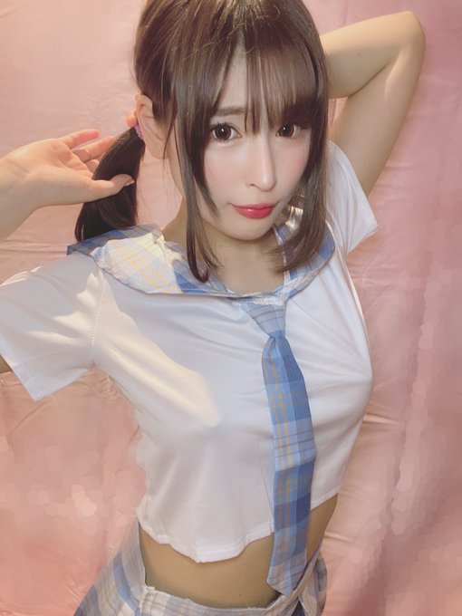 辣妹校正回归!E罩杯刺青美少女“叶月蕾菈”改名换造型狂吸上万粉丝回流!