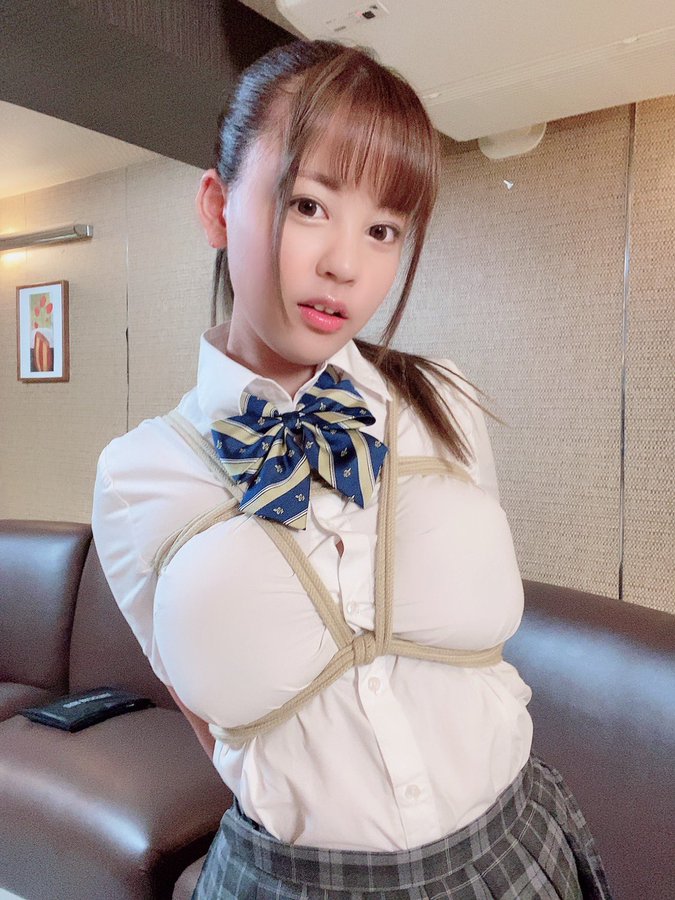 移籍情报解禁!前S1专属J罩杯童颜巨乳“夕美紫苑”正式移籍巨乳专门片商OPPAI!